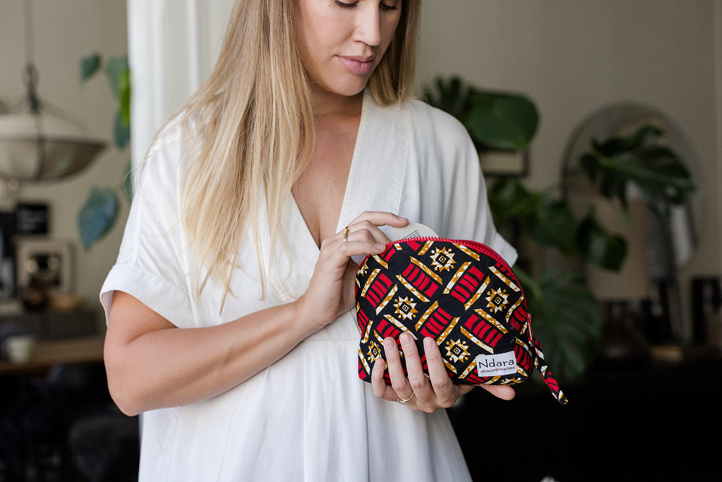 Jocelyne Curve Pouch in Red Pods