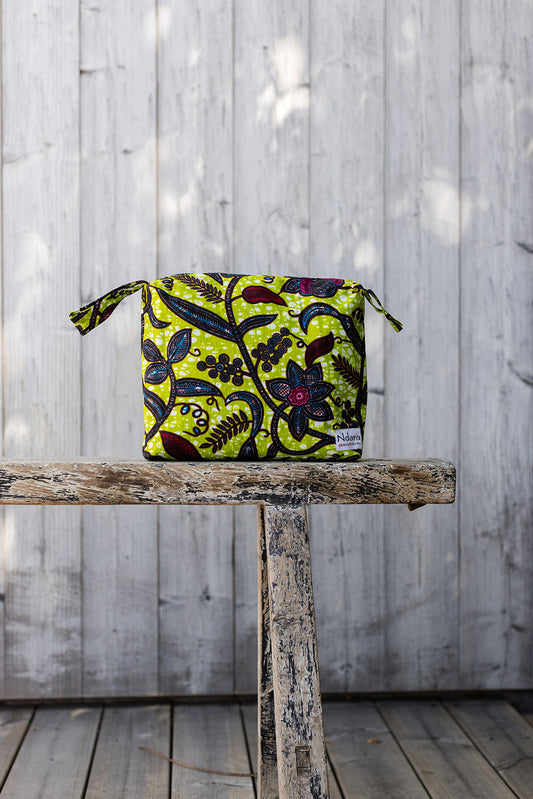 Garnella Zip Pouch in Lime Vines